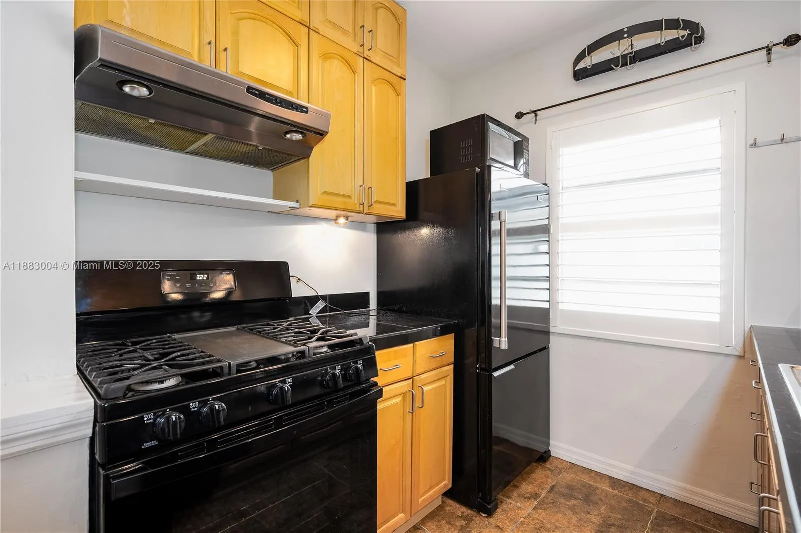 1051 Michigan Ave, #3