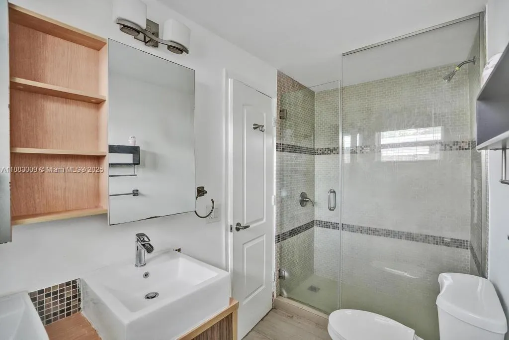 2512 Gulfstream Ln