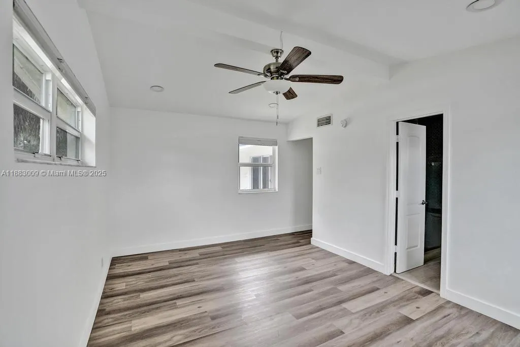 2512 Gulfstream Ln