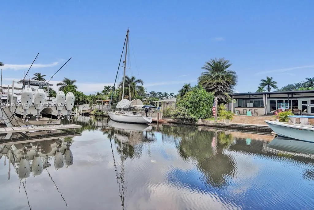 2512 Gulfstream Ln