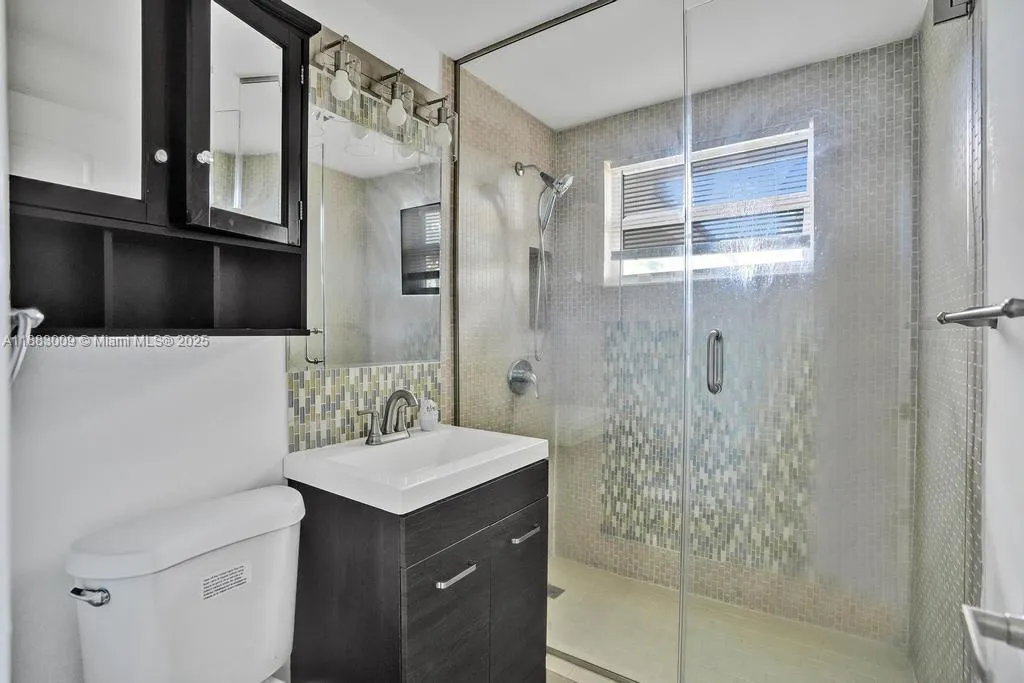2512 Gulfstream Ln