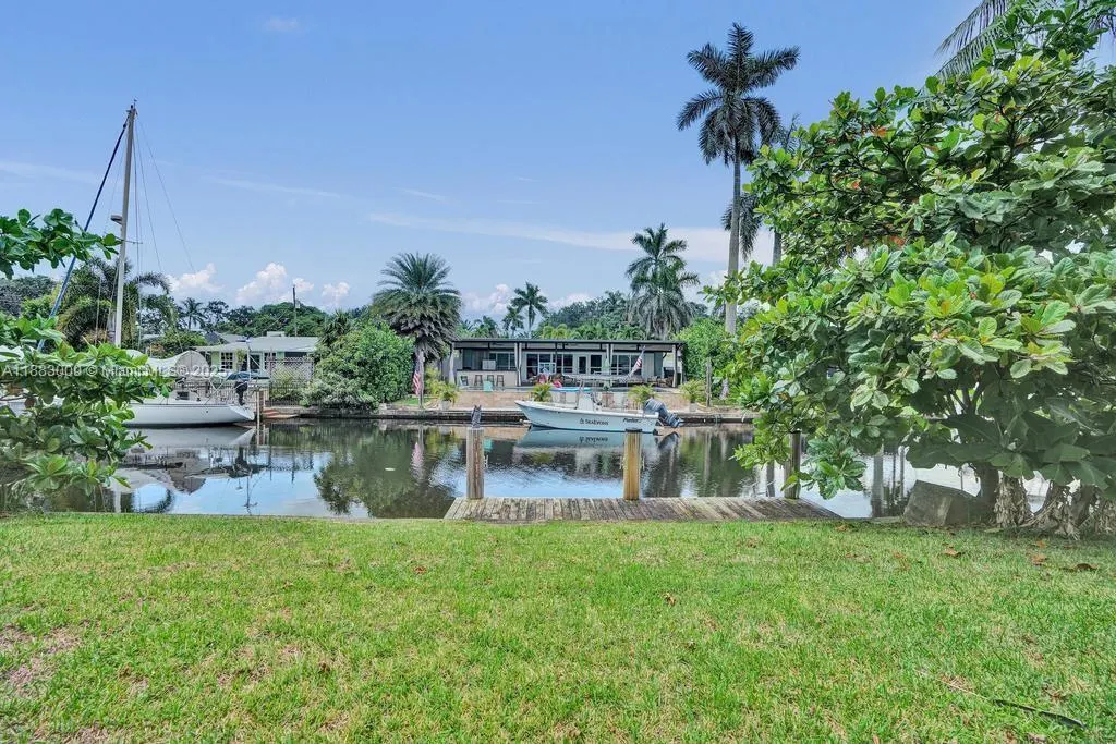 2512 Gulfstream Ln