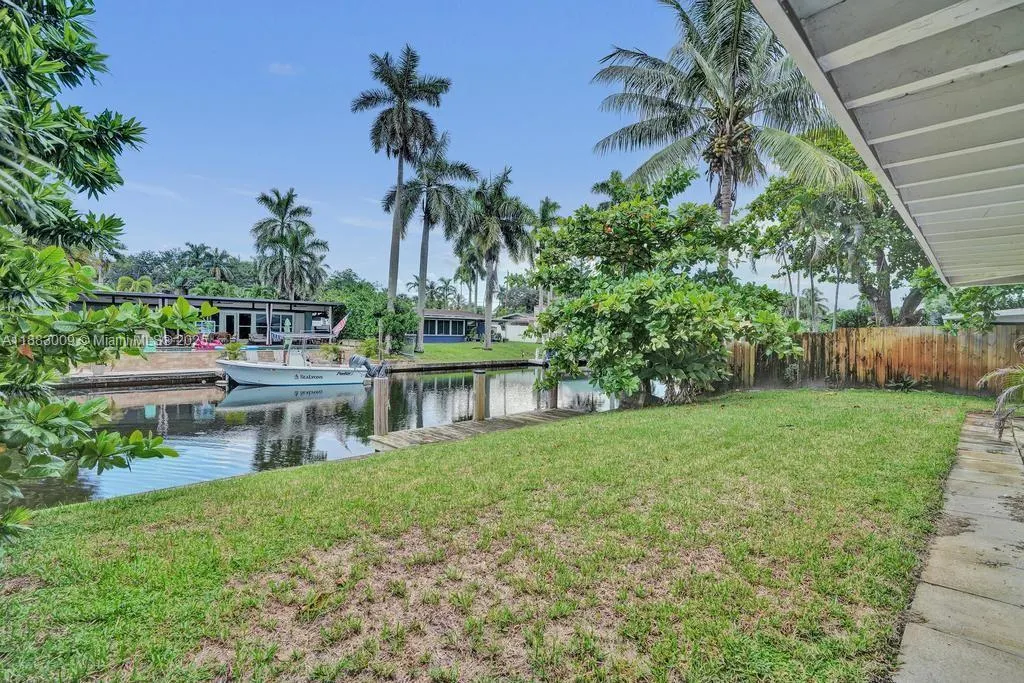 2512 Gulfstream Ln