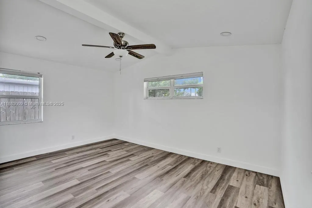 2512 Gulfstream Ln