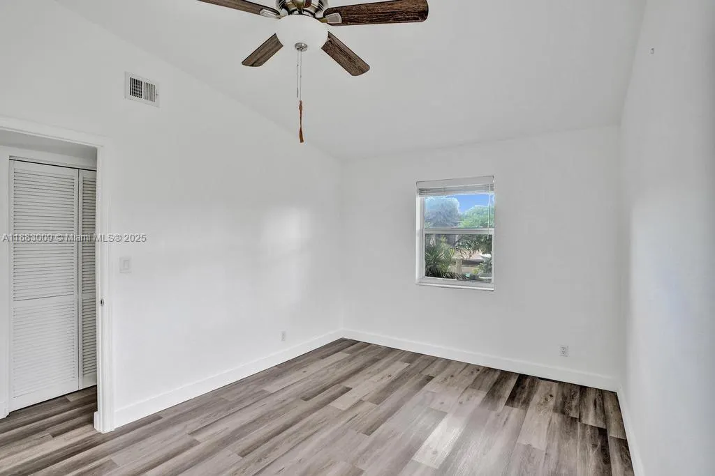 2512 Gulfstream Ln