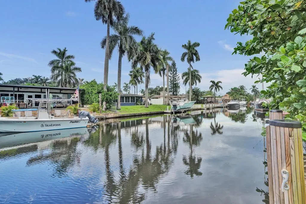 2512 Gulfstream Ln