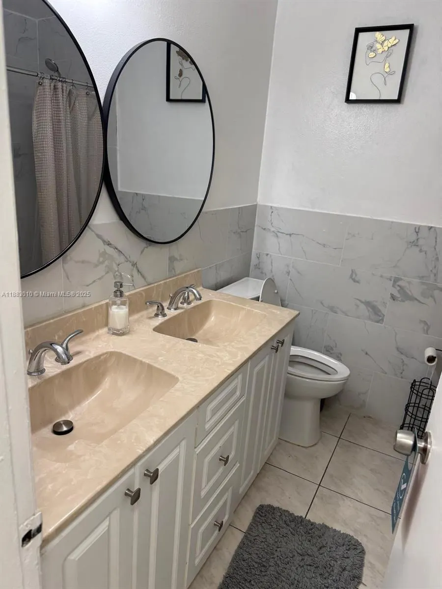 824 SW 12th Ct, #824