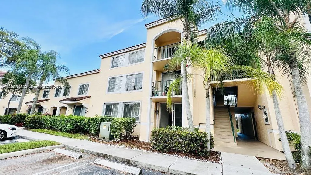 1727 Village Blvd, #102