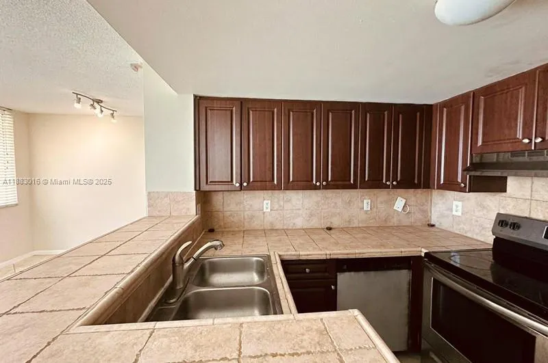 1727 Village Blvd, #102