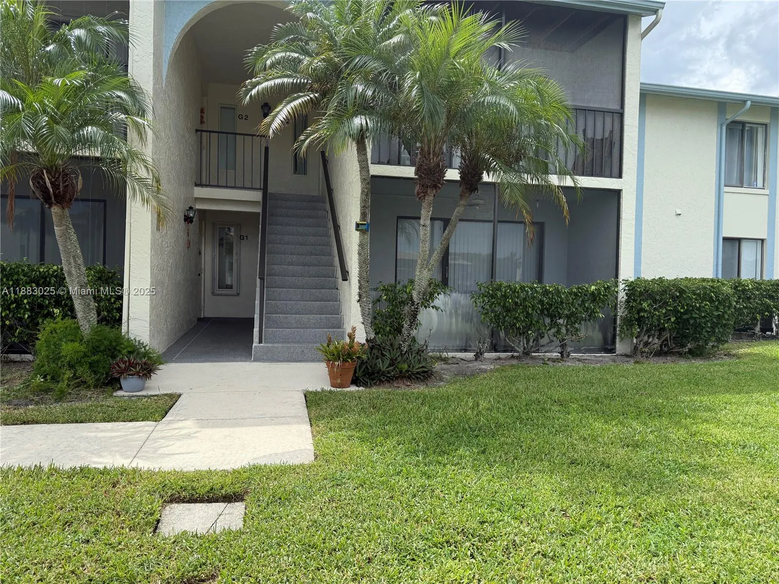 1101 Green Pine Blvd, #F1