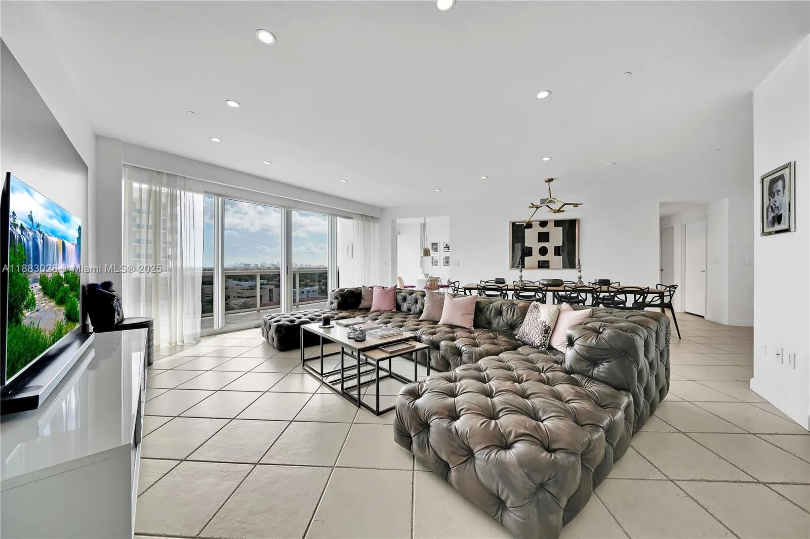 9601 Collins Ave, #809