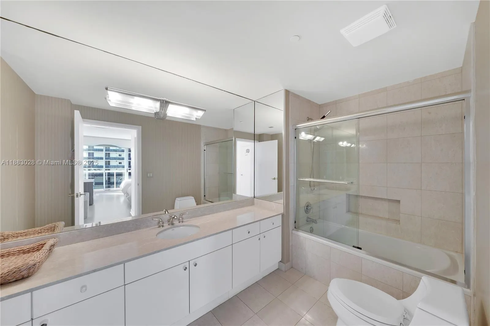 9601 Collins Ave, #809