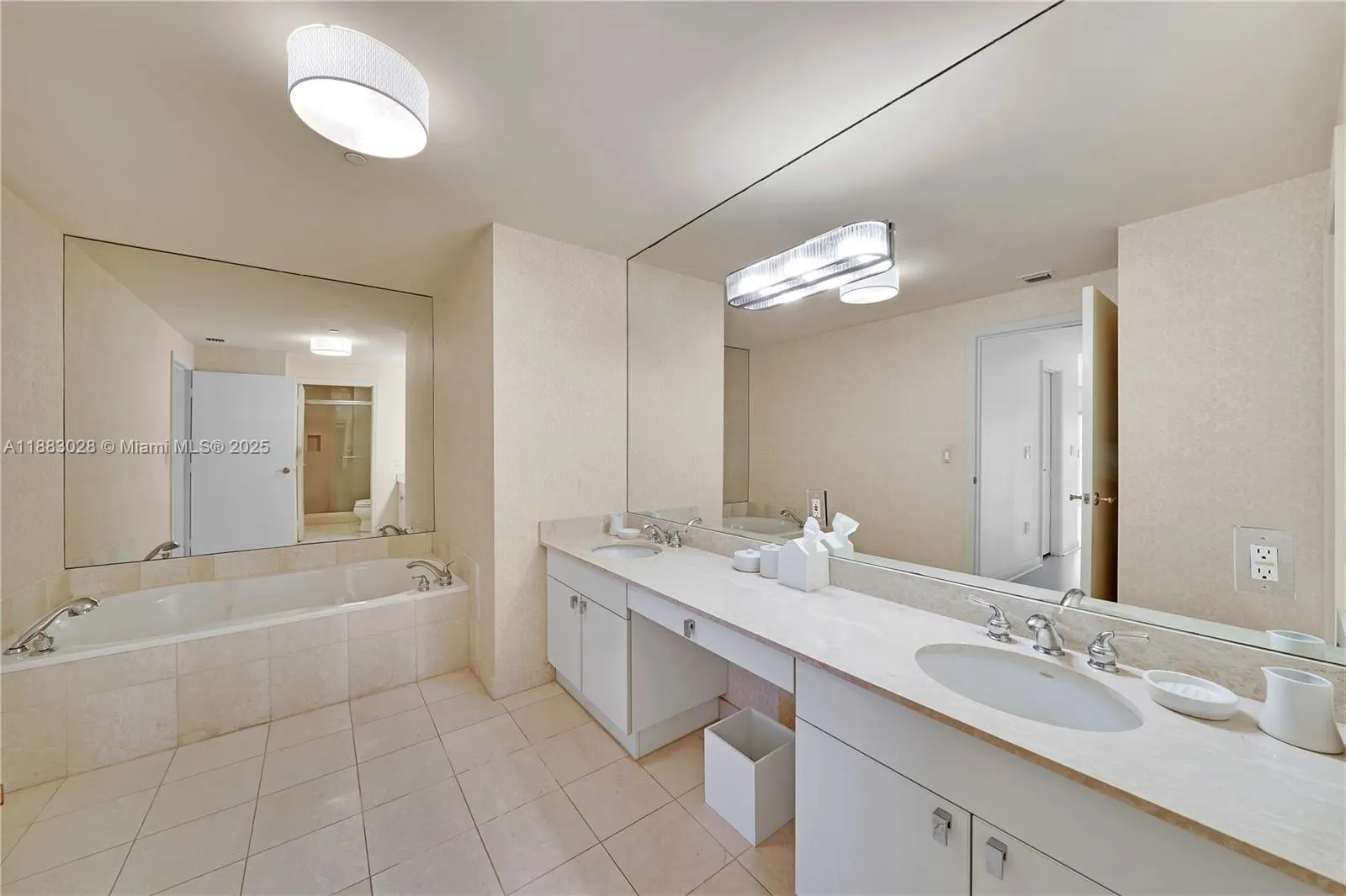 9601 Collins Ave, #809