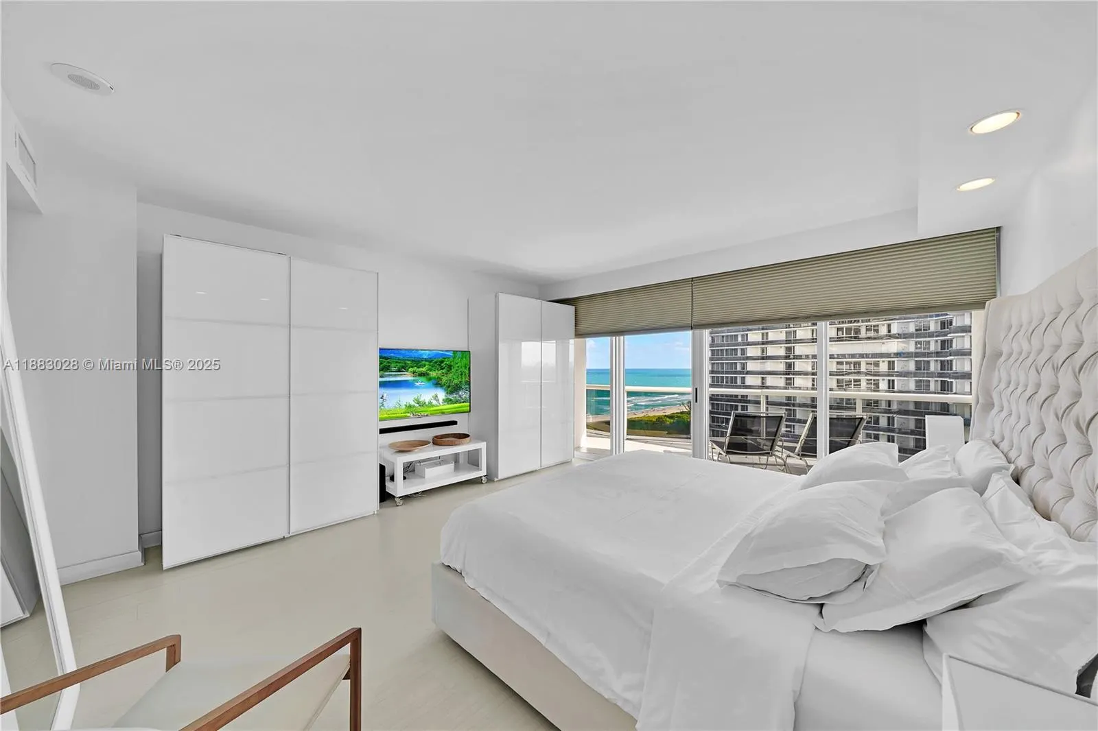 9601 Collins Ave, #809