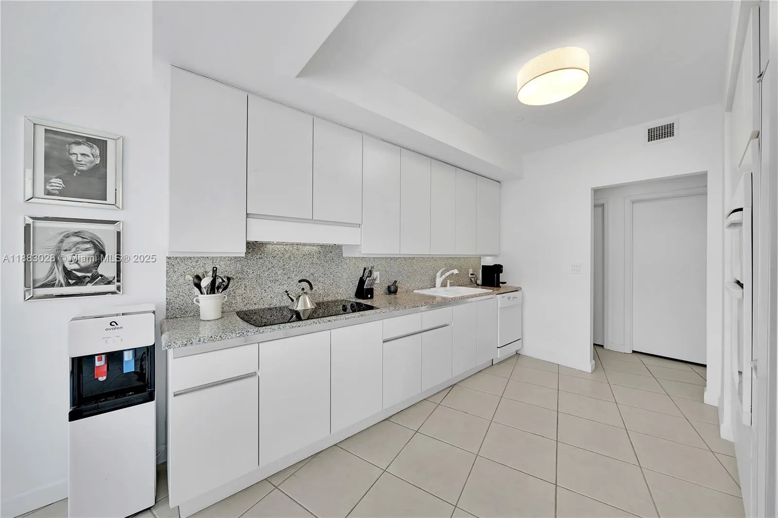 9601 Collins Ave, #809