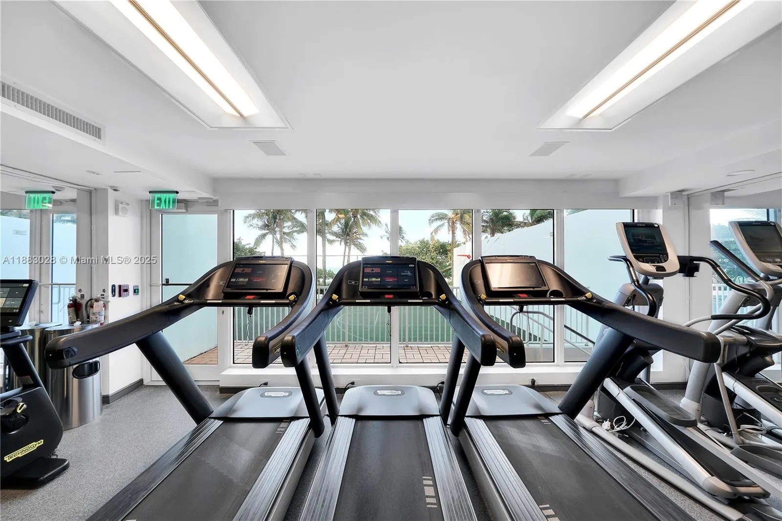 9601 Collins Ave, #809