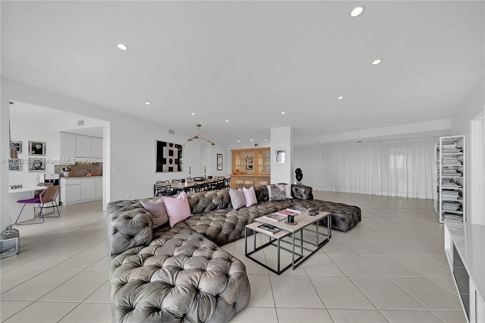9601 Collins Ave, #809