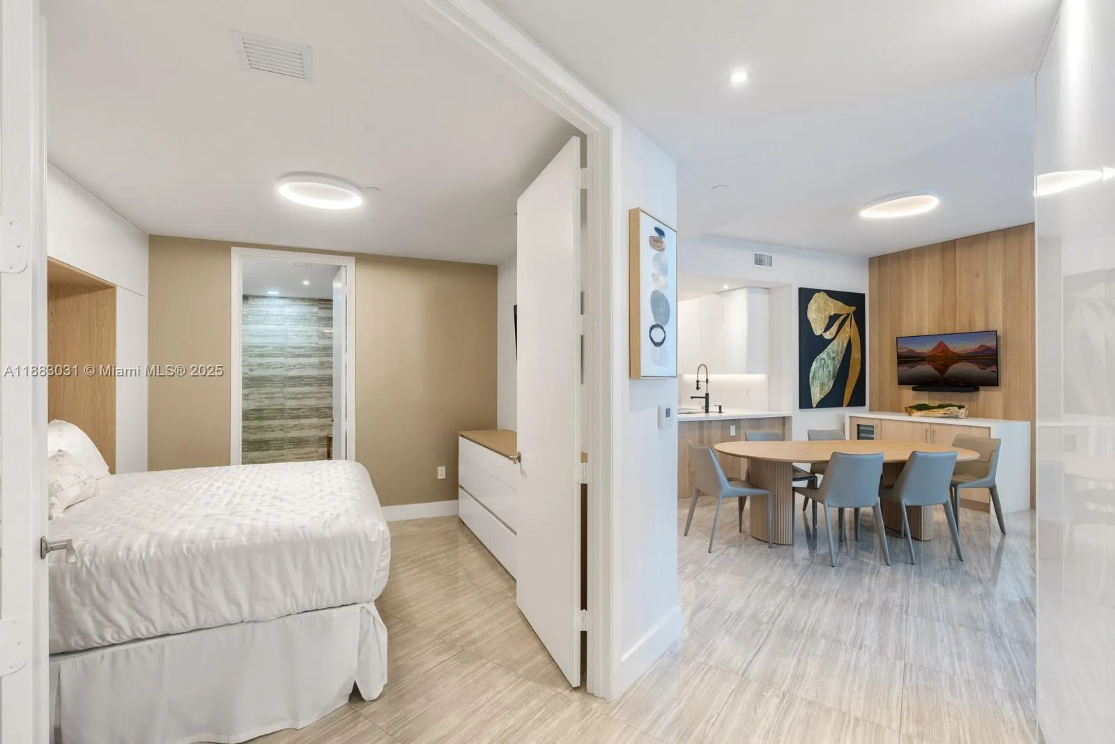 15811 Collins Ave, #2907