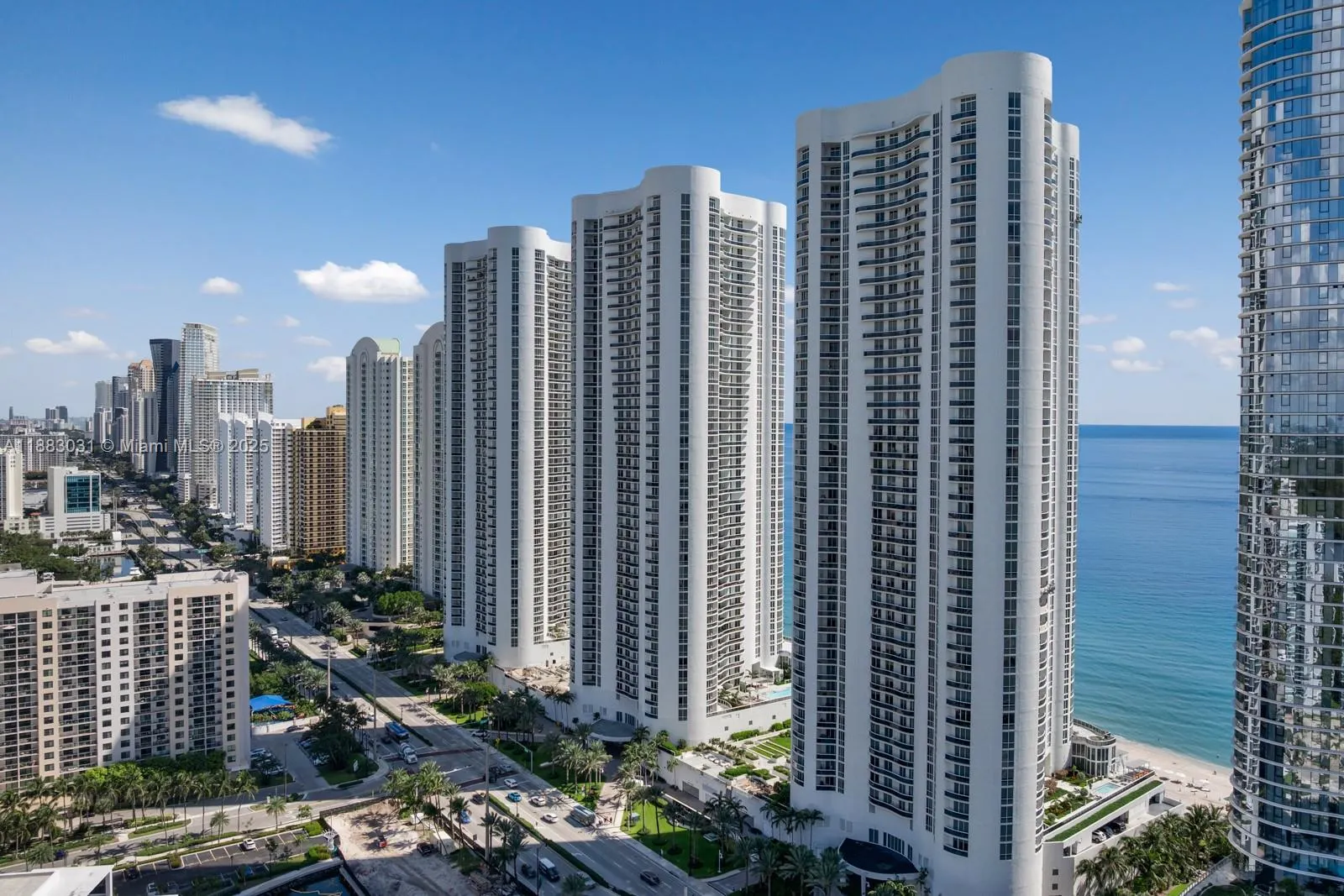 15811 Collins Ave, #2907