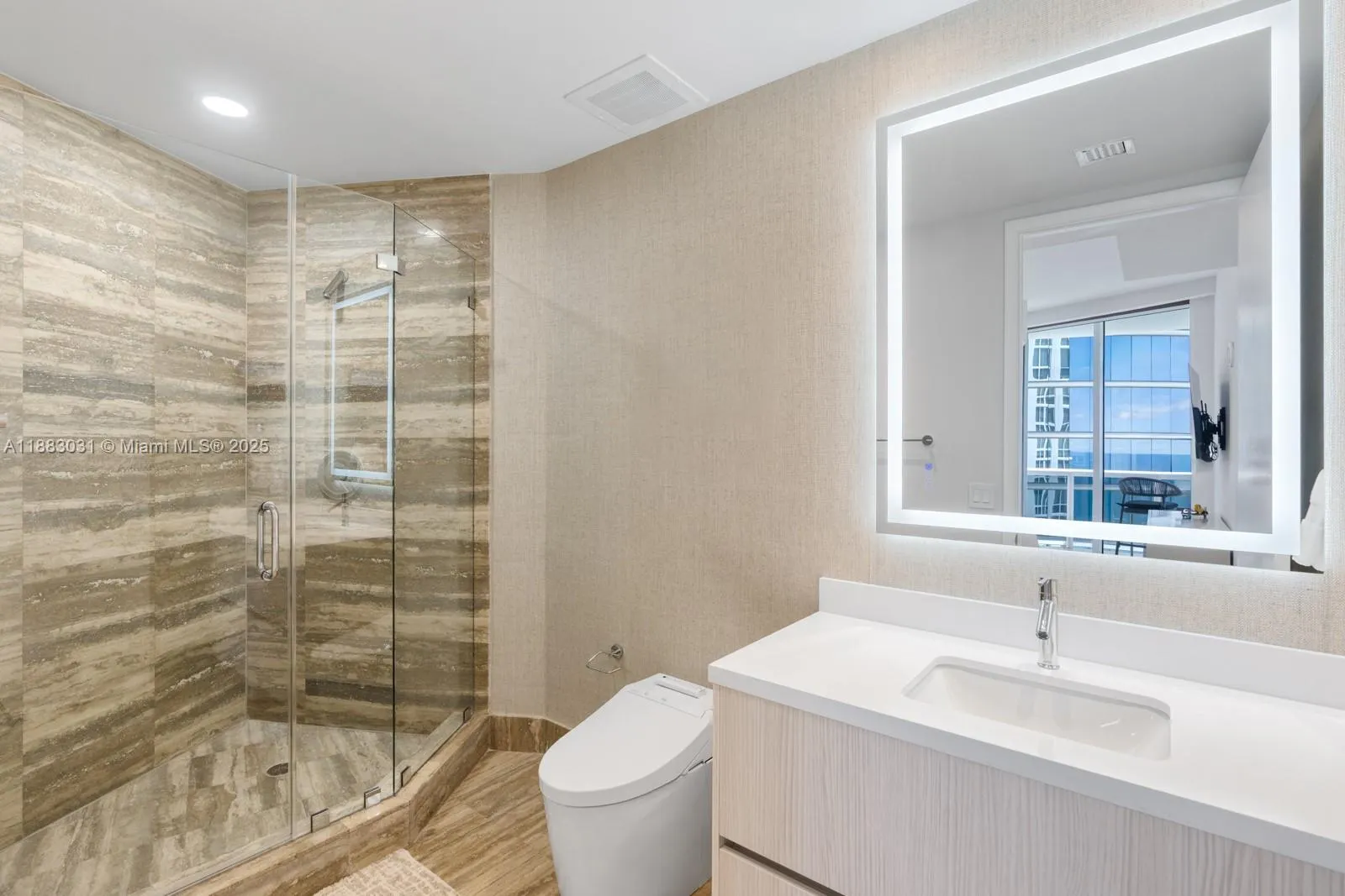 15811 Collins Ave, #2907