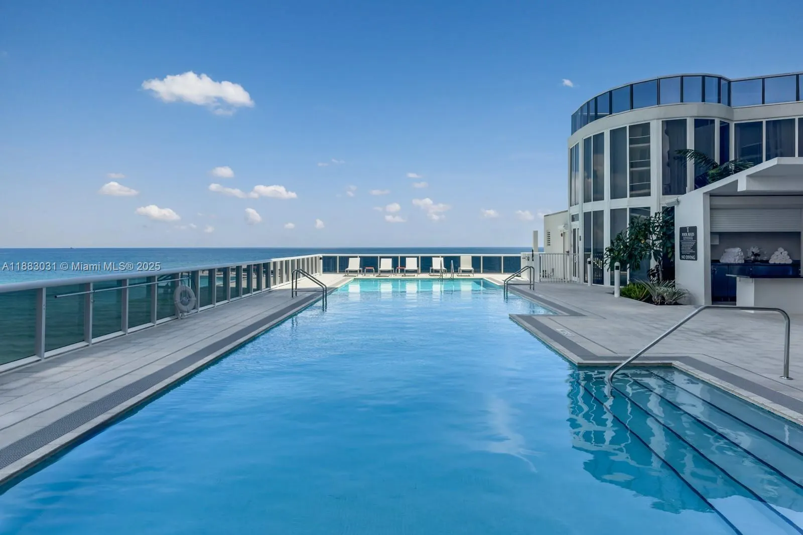 15811 Collins Ave, #2907
