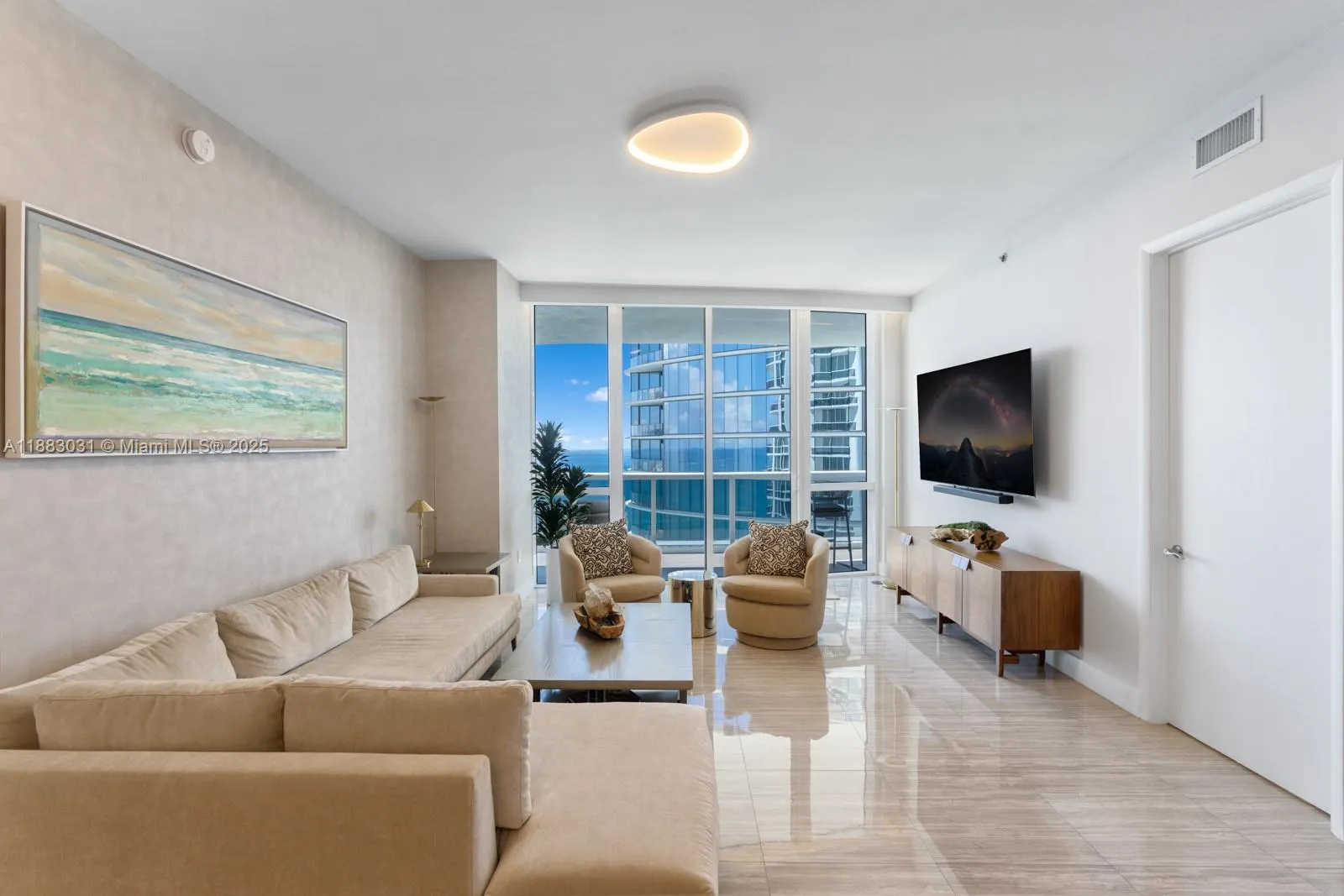 15811 Collins Ave, #2907