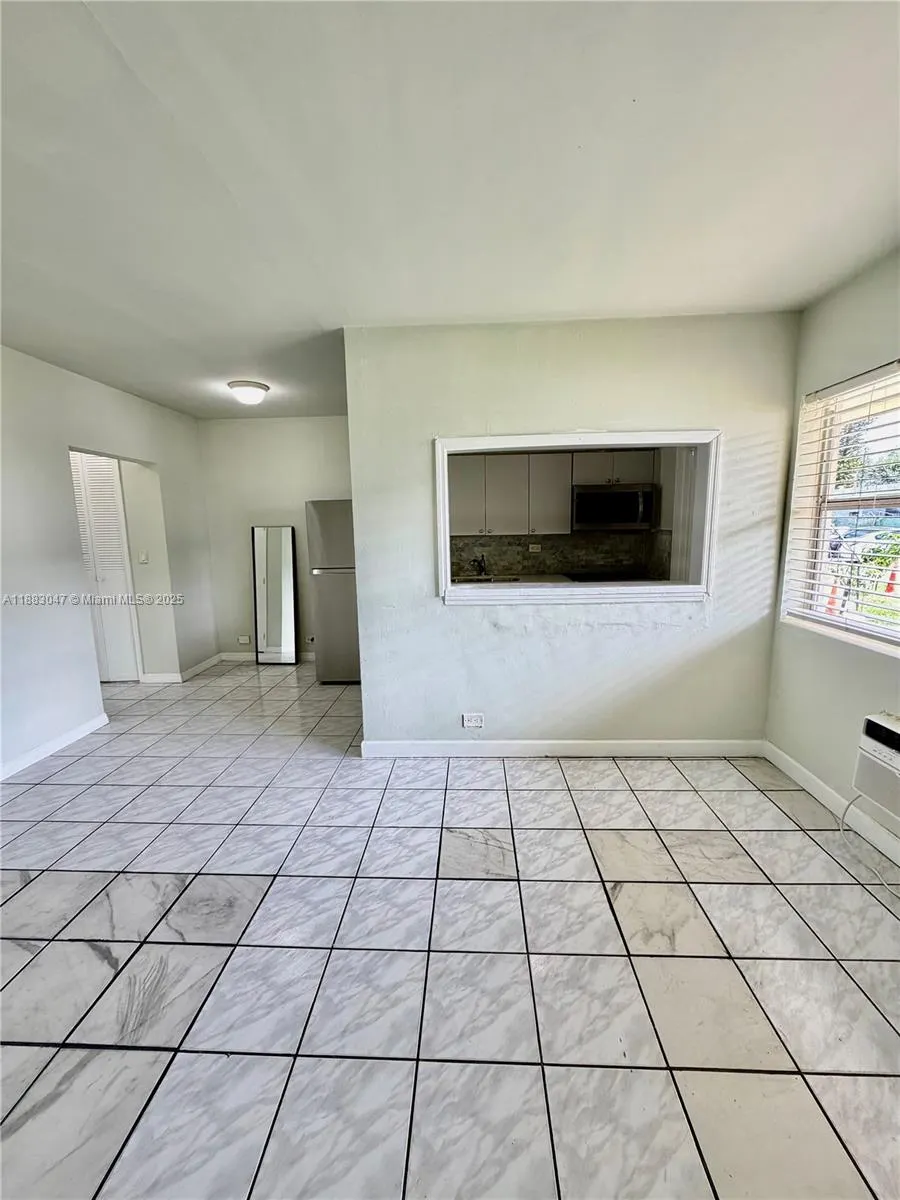 71 NW 76th St, #6