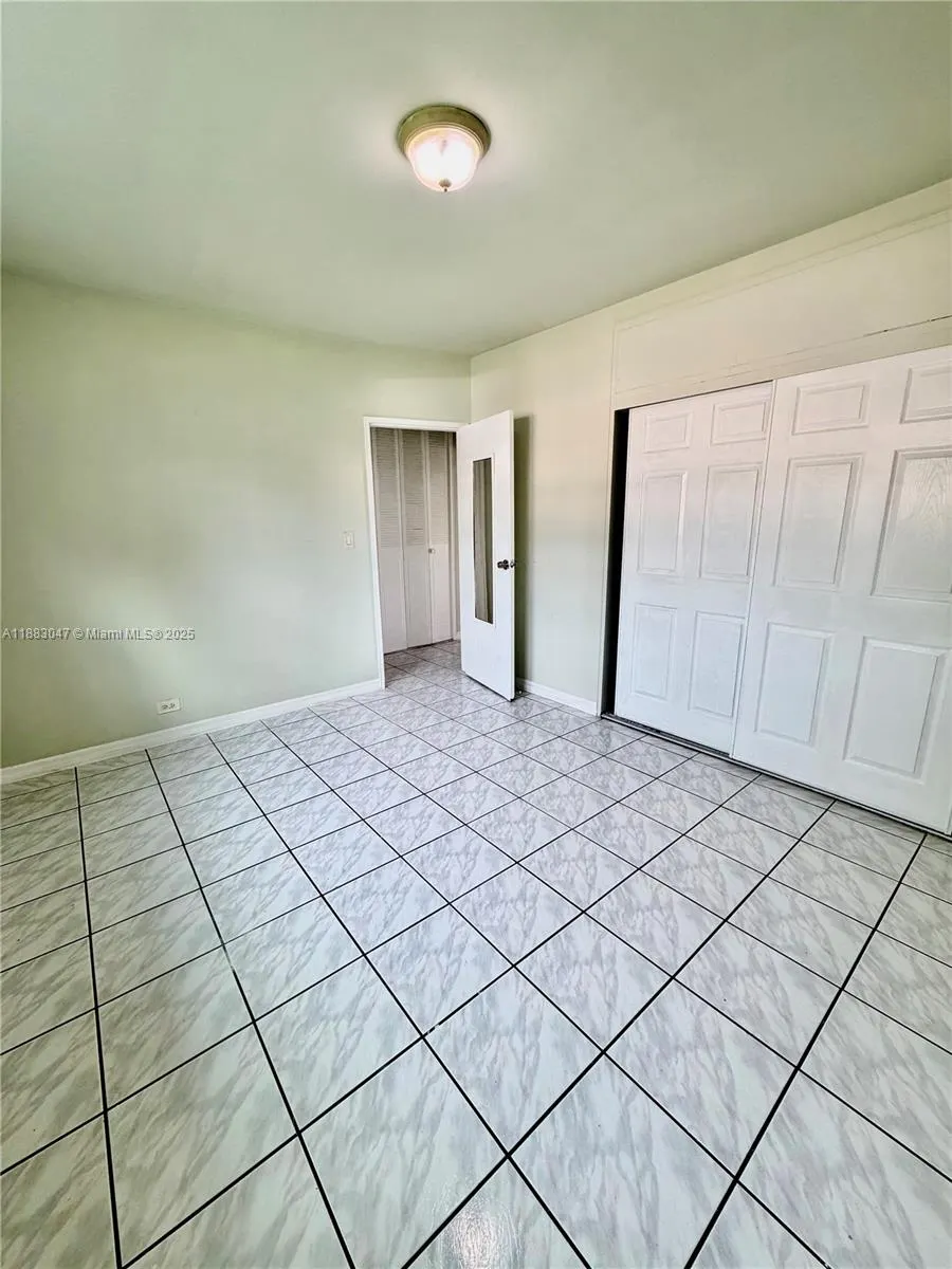 71 NW 76th St, #6