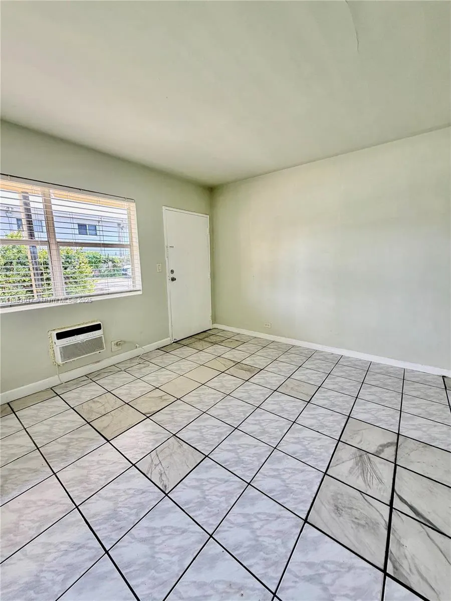 71 NW 76th St, #6