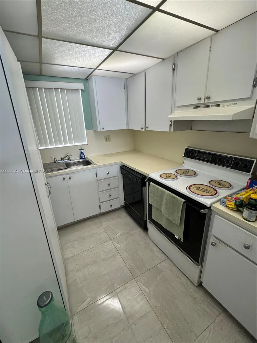 9363 Fontainebleau Blvd, #H212