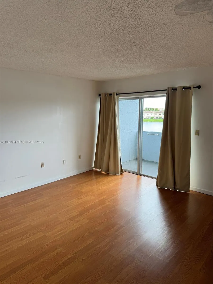 9363 Fontainebleau Blvd, #H212