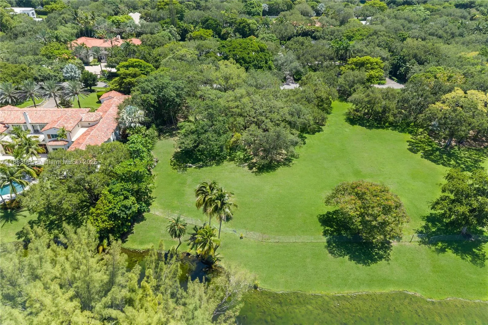 10600 Lakeside Dr