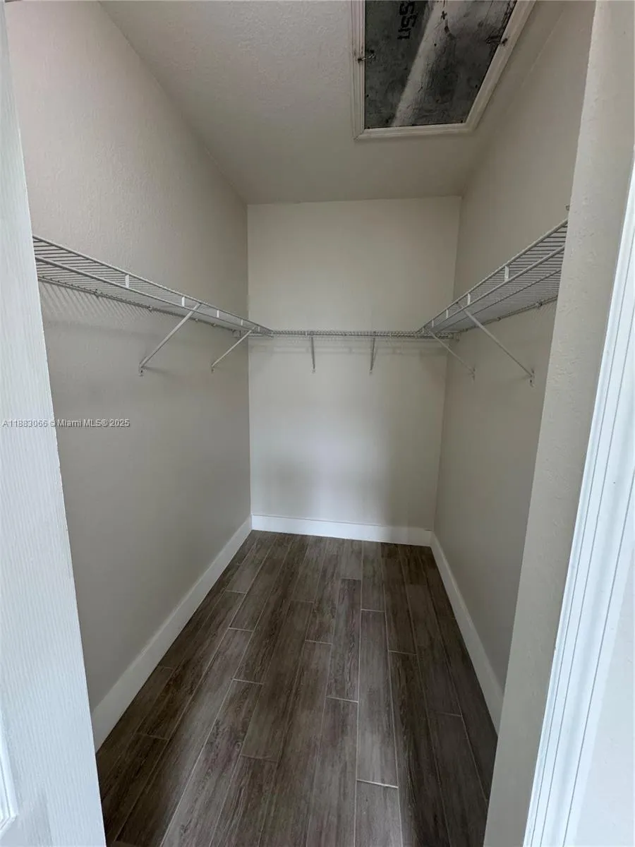 1536 SE 25th St, #202