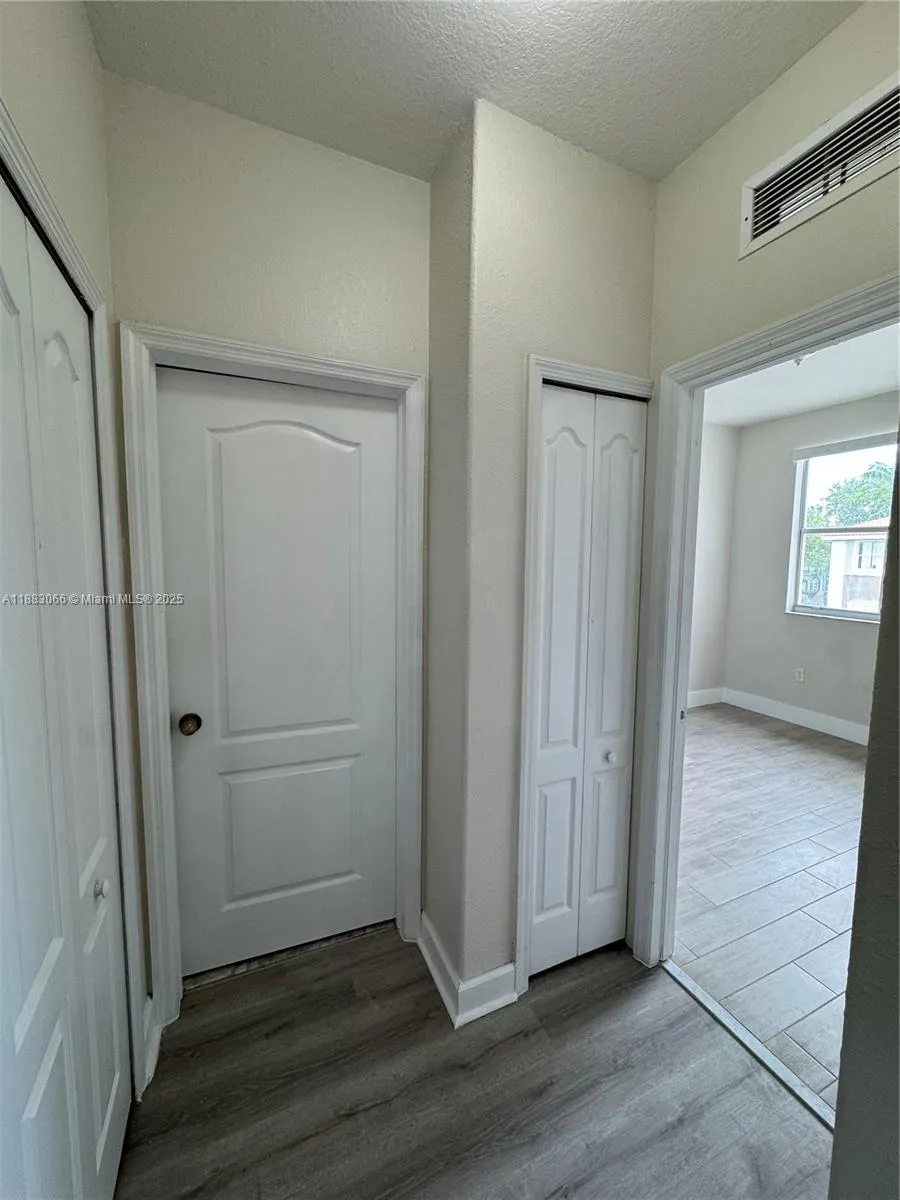 1536 SE 25th St, #202