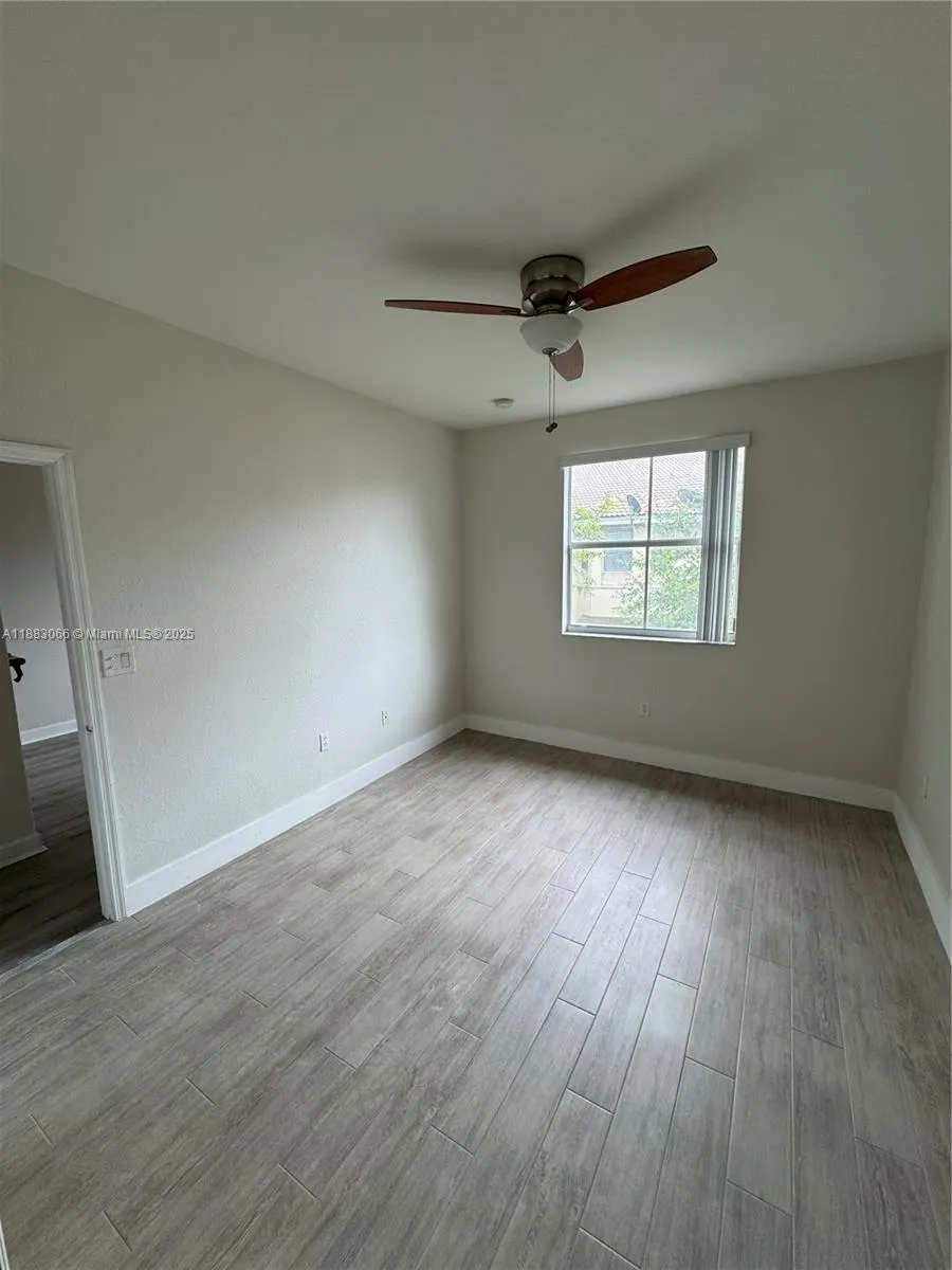 1536 SE 25th St, #202