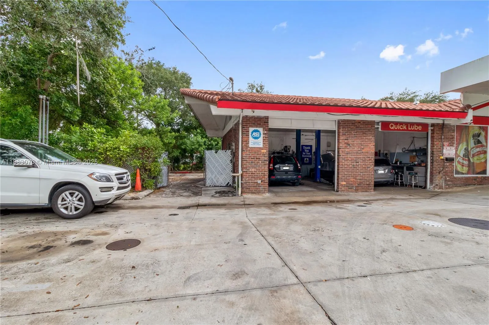5271 W Broward Blvd