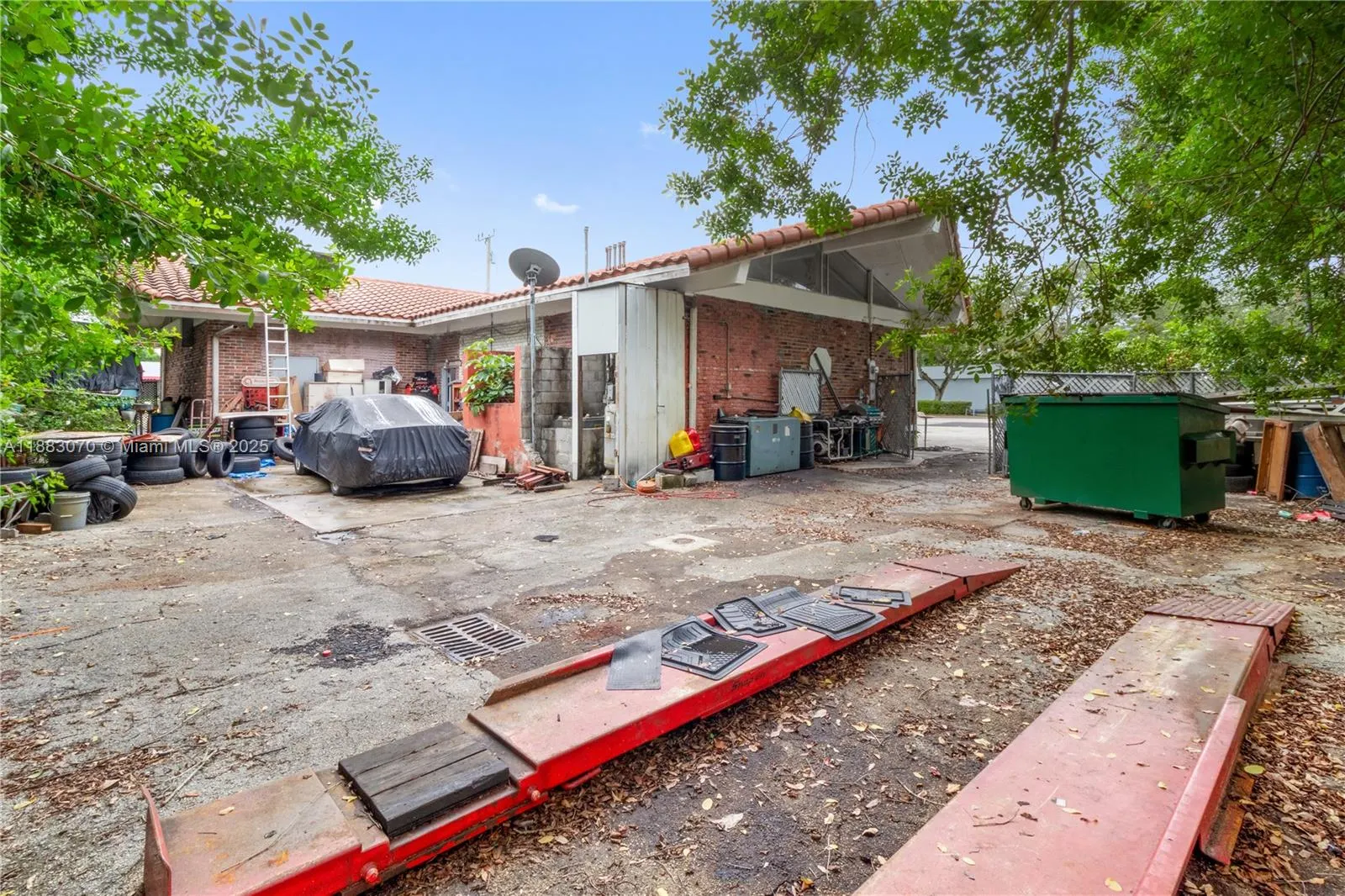 5271 W Broward Blvd