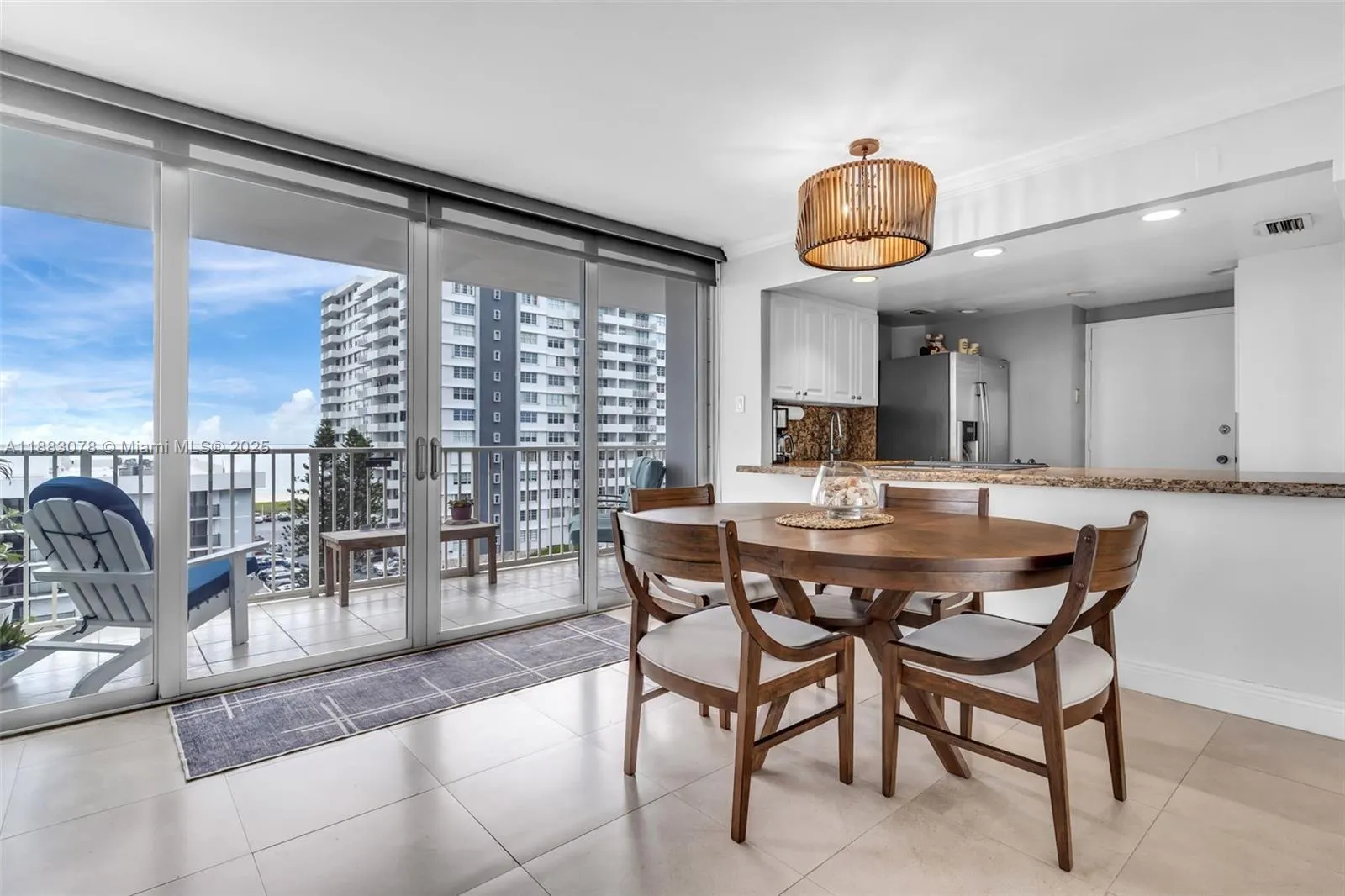 5838 Collins Ave, #6H
