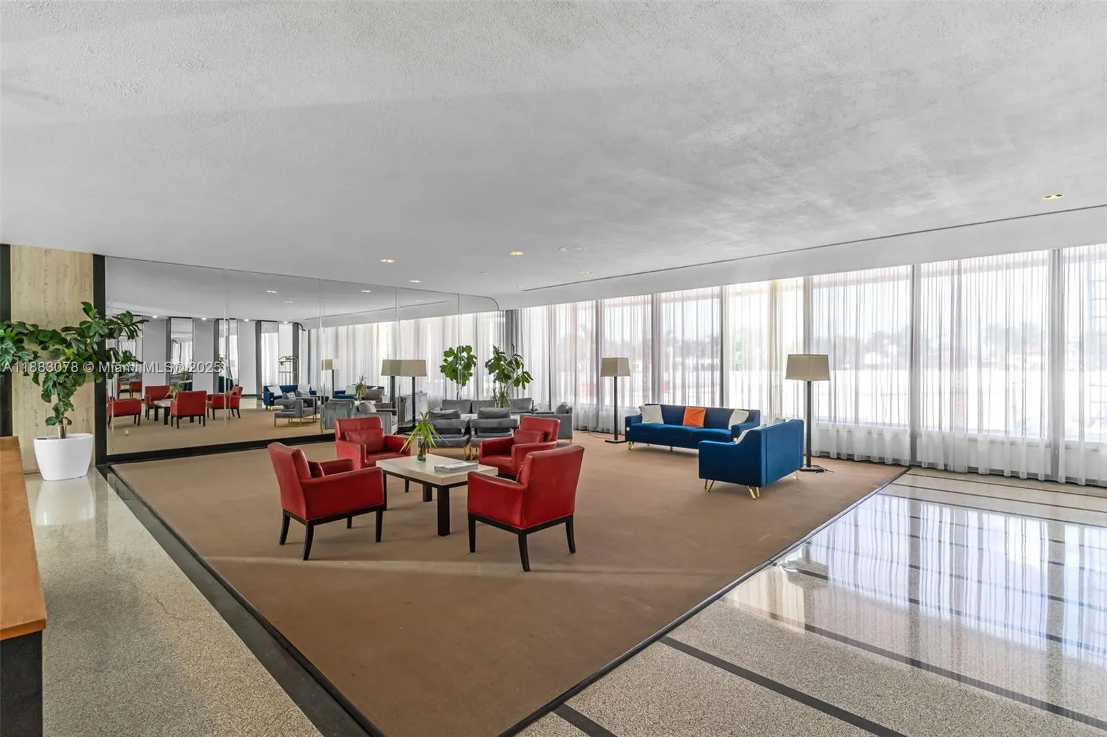 5838 Collins Ave, #6H