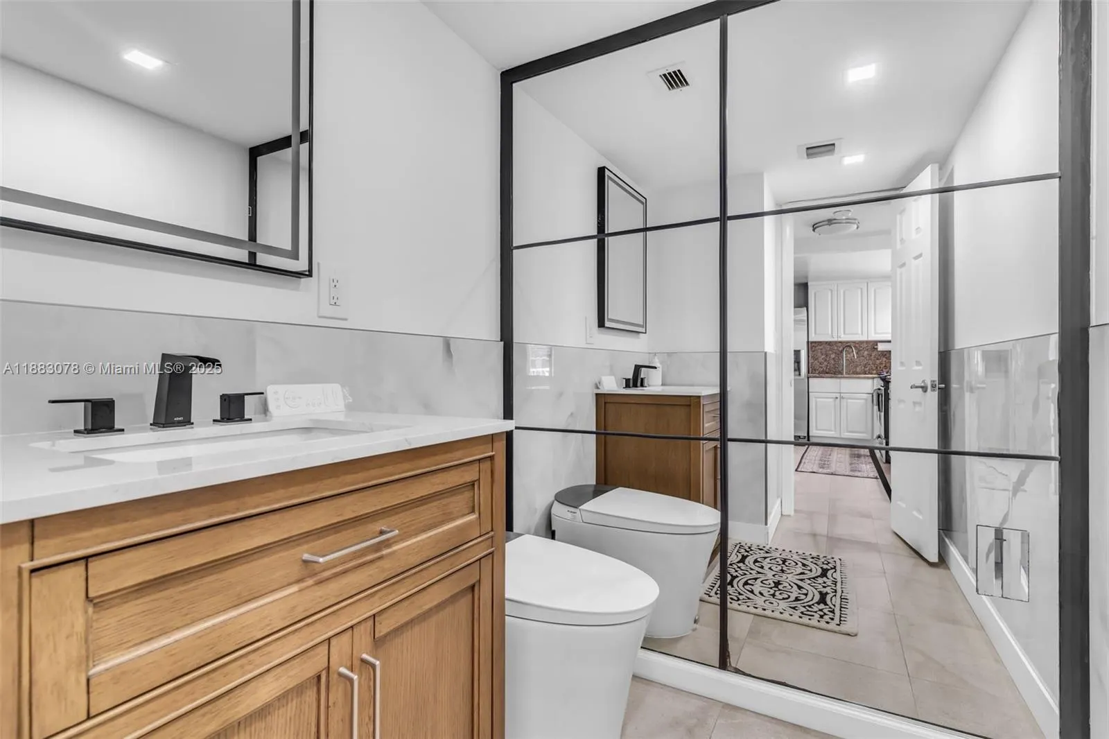5838 Collins Ave, #6H
