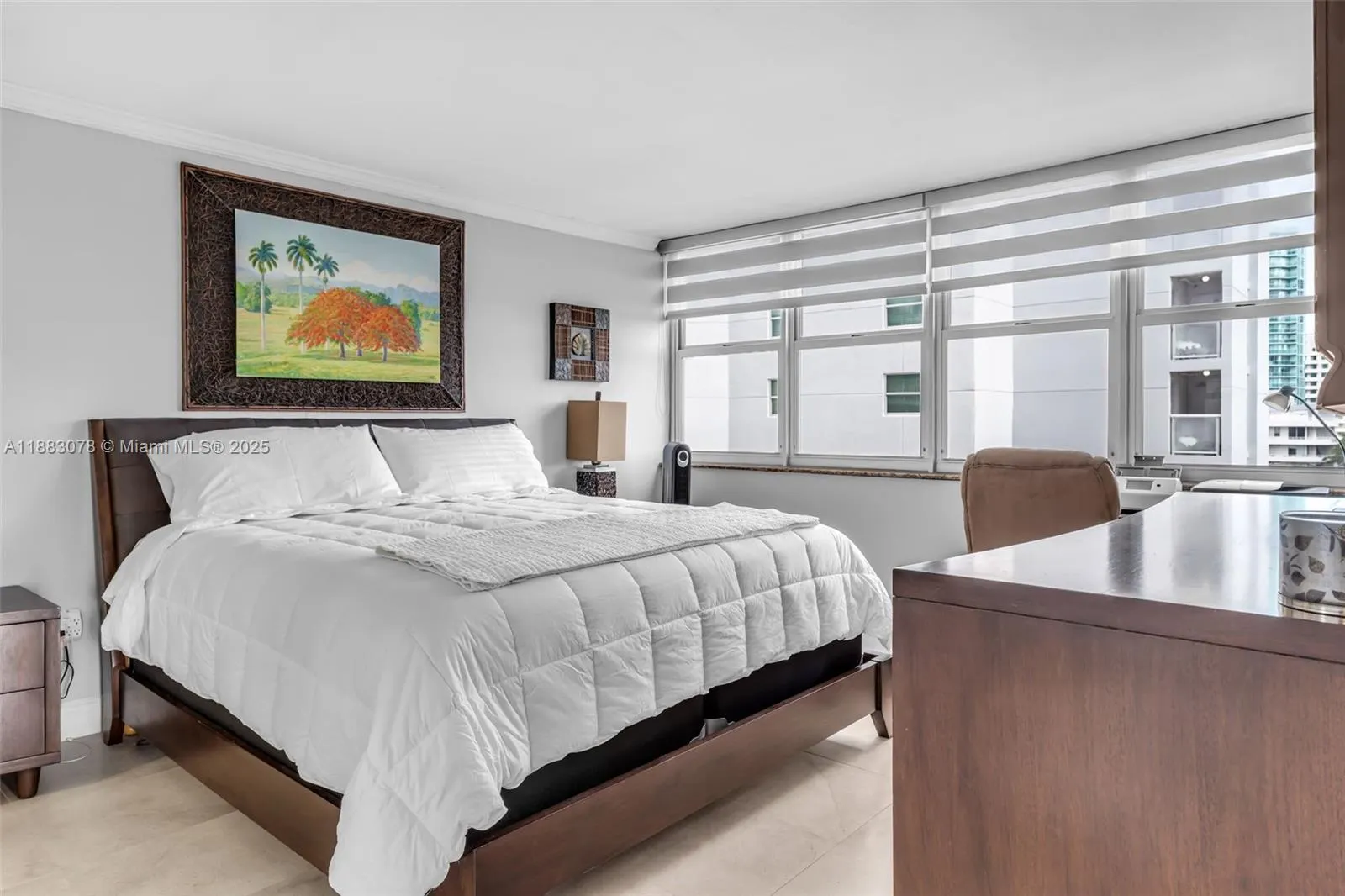 5838 Collins Ave, #6H