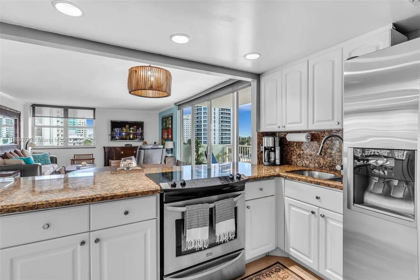 5838 Collins Ave, #6H