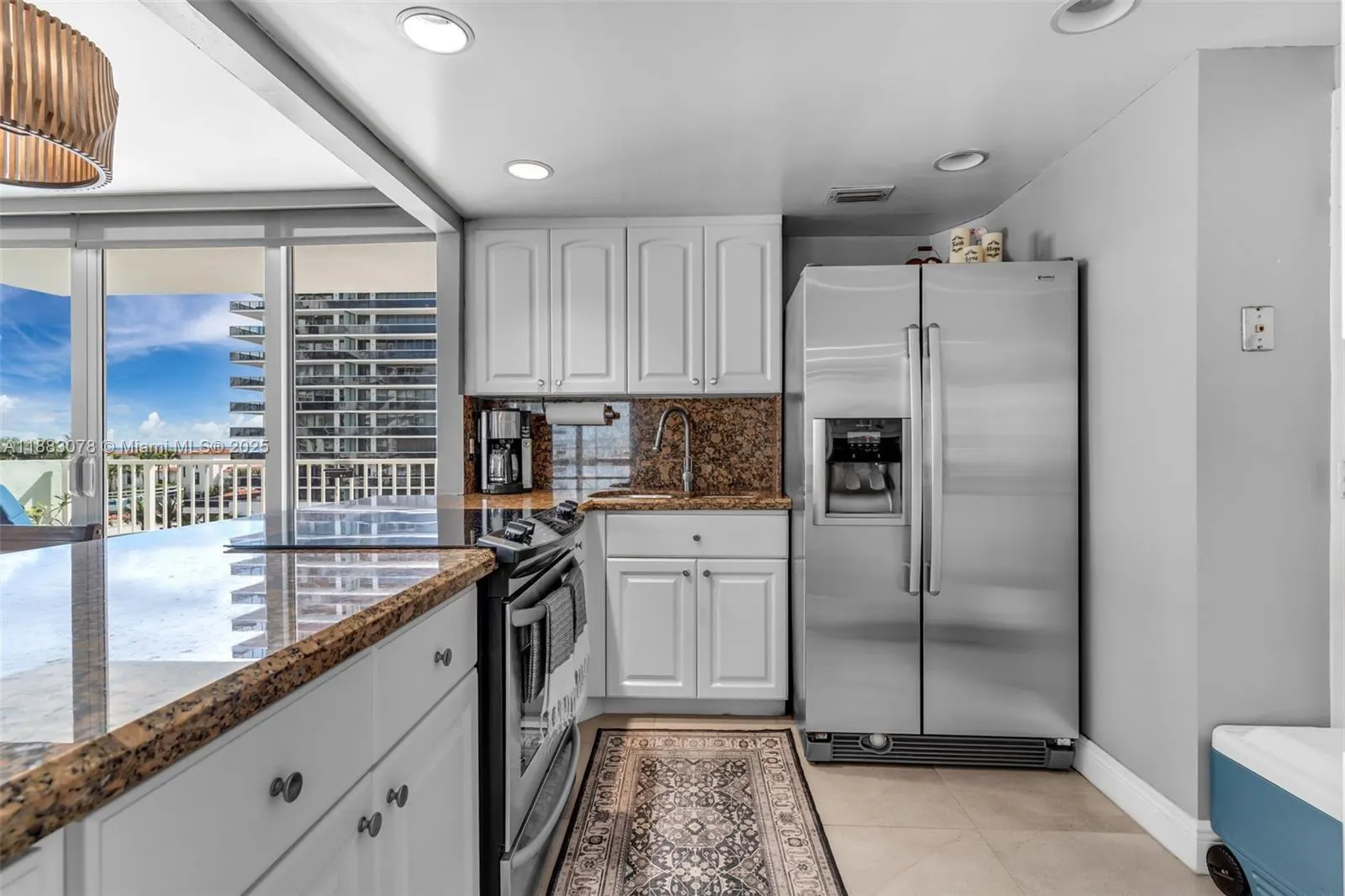 5838 Collins Ave, #6H