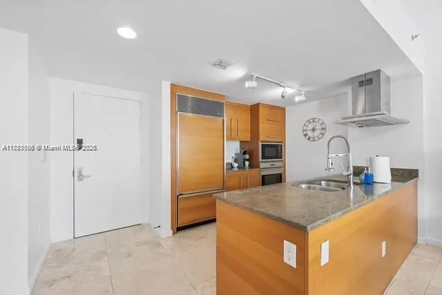 485 Brickell Ave, #3503