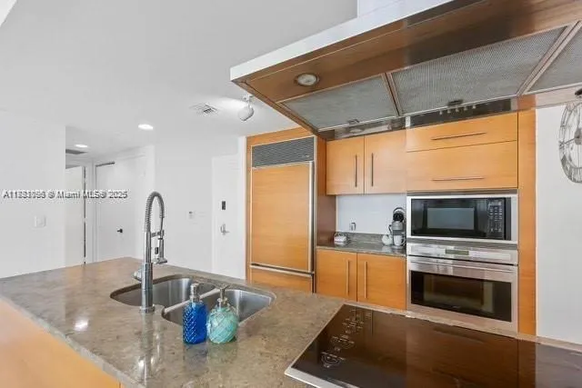 485 Brickell Ave, #3503