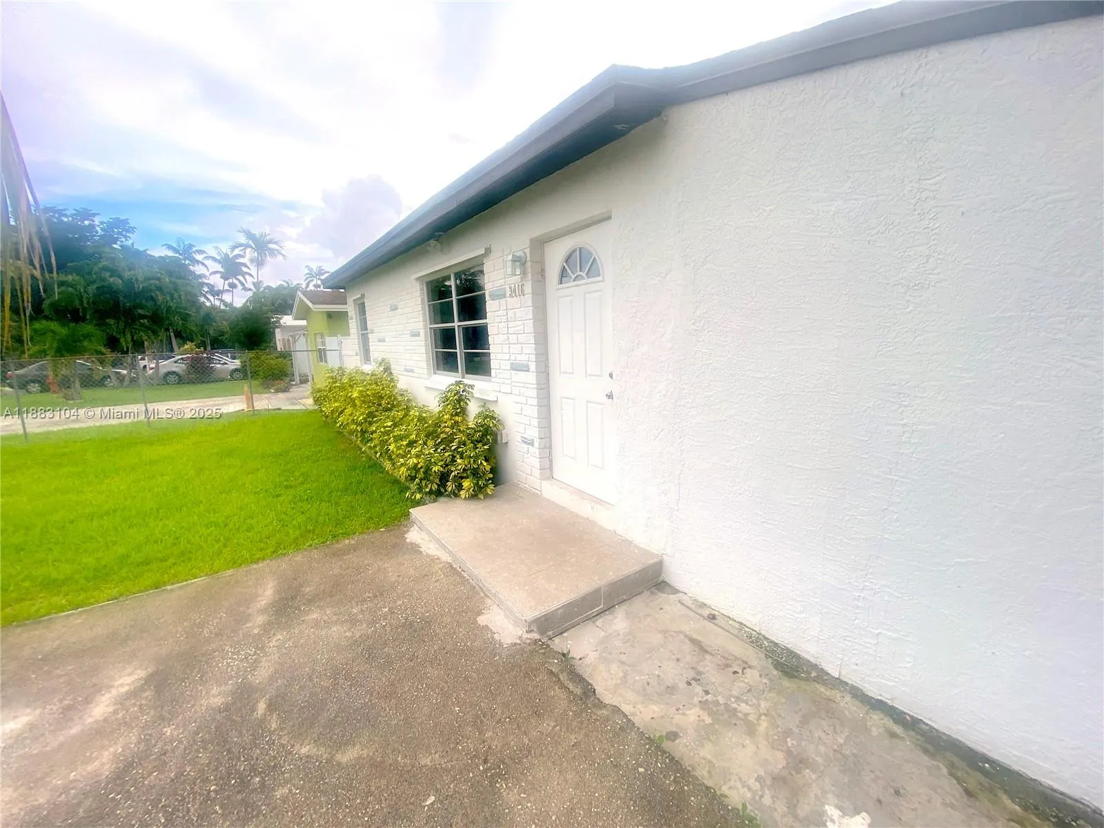 3416 SW 12th Ct