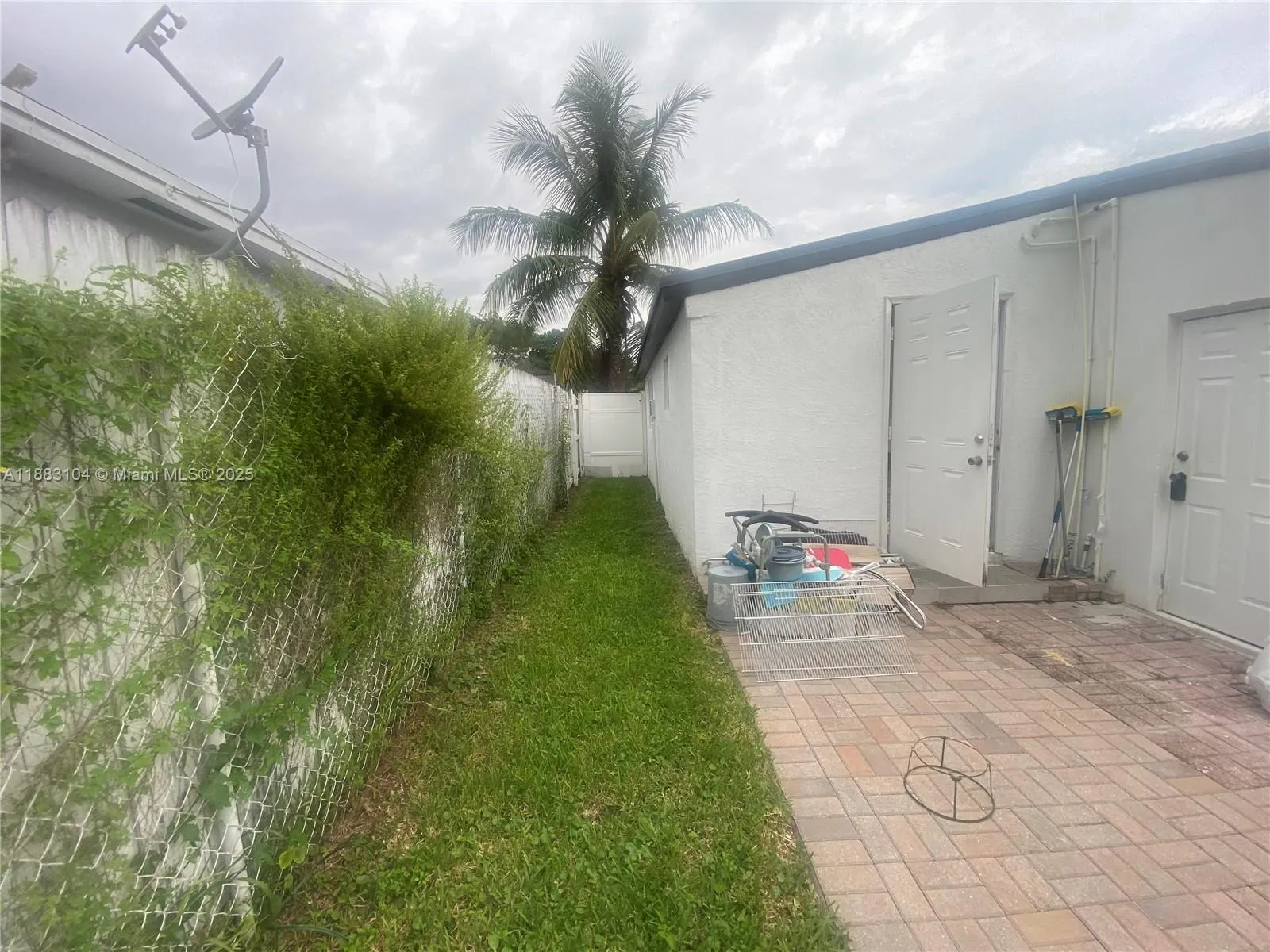 3416 SW 12th Ct