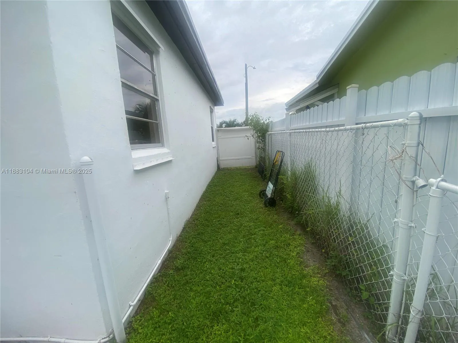 3416 SW 12th Ct