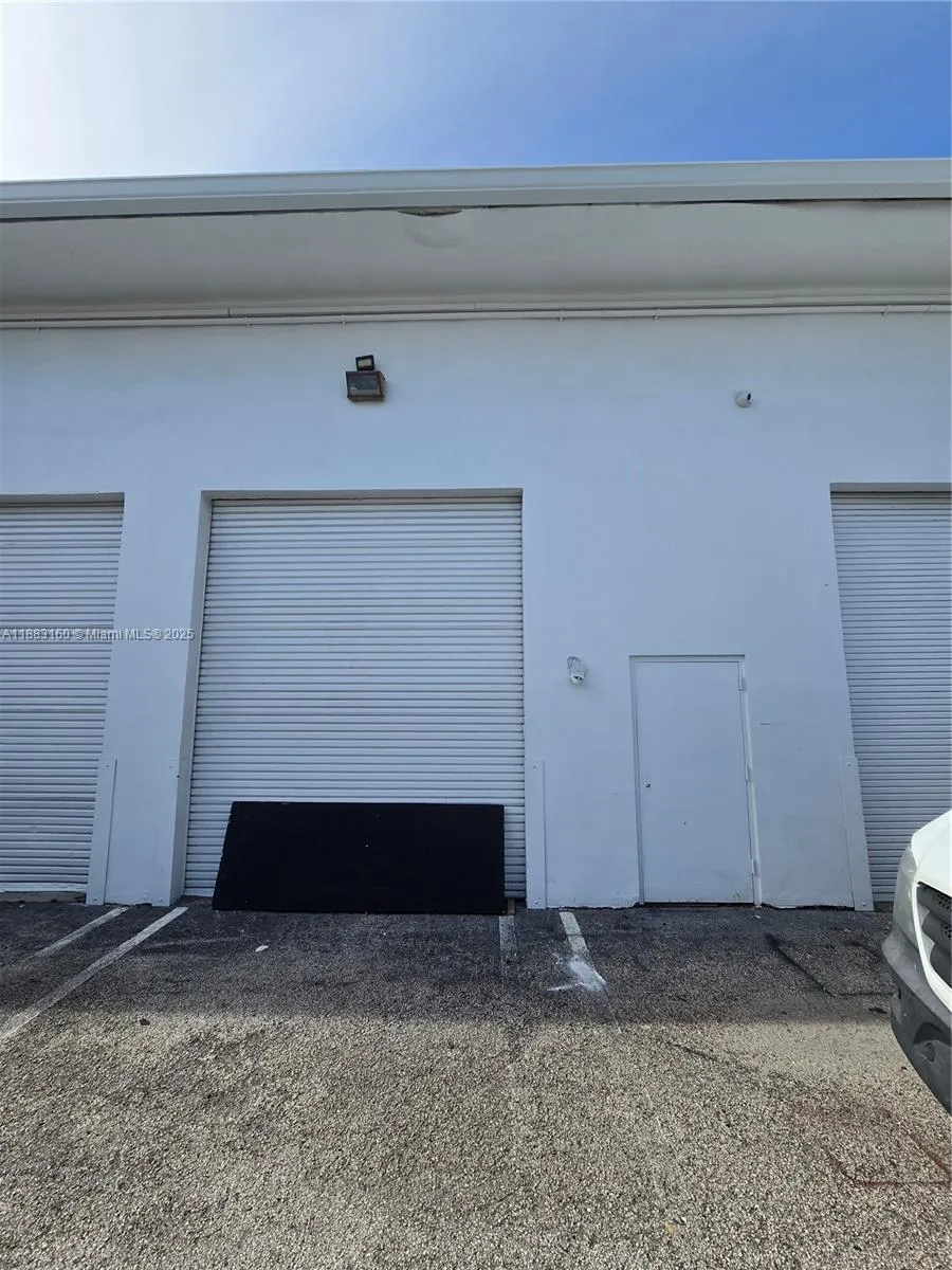 11917 W Sample Rd, #11917/11919