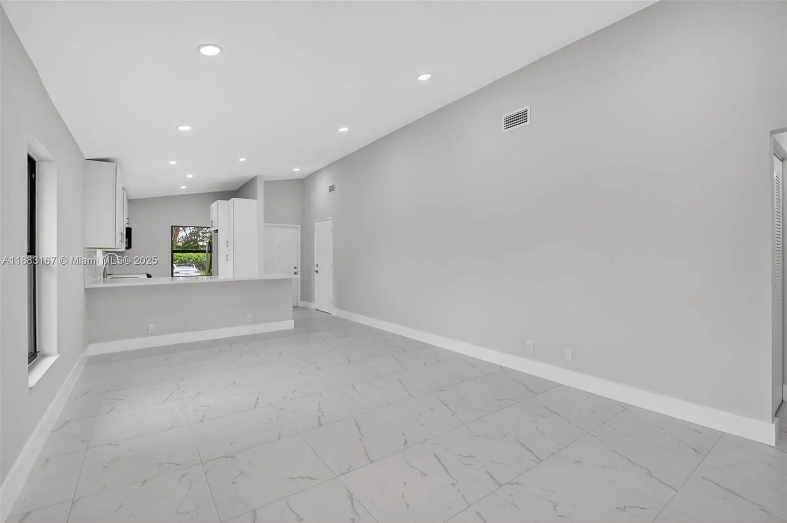 8067 Summerbreeze Ln